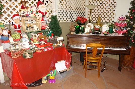 copper country antiques christmas 8-imp